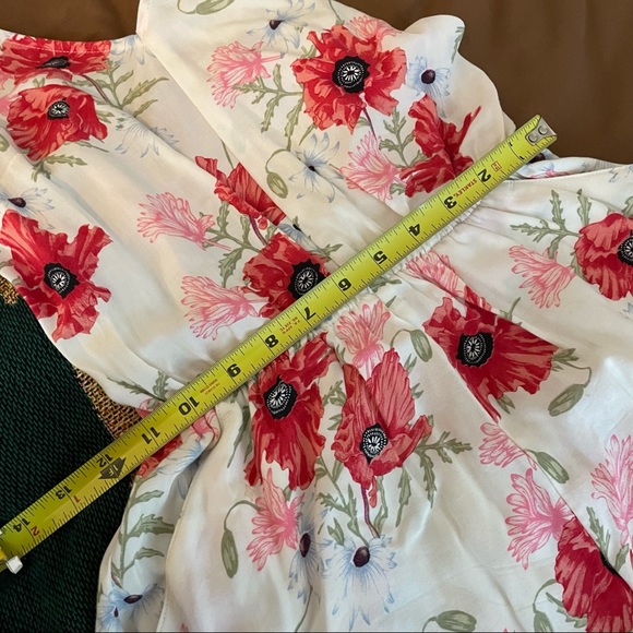 Floral Romper with Pockets :) - Picture 5 of 10